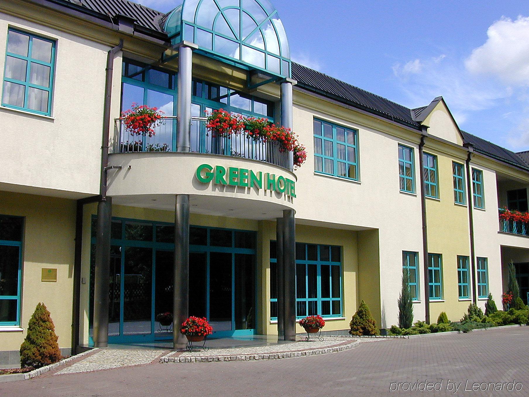 Green Hotel Komorniki  Luaran gambar