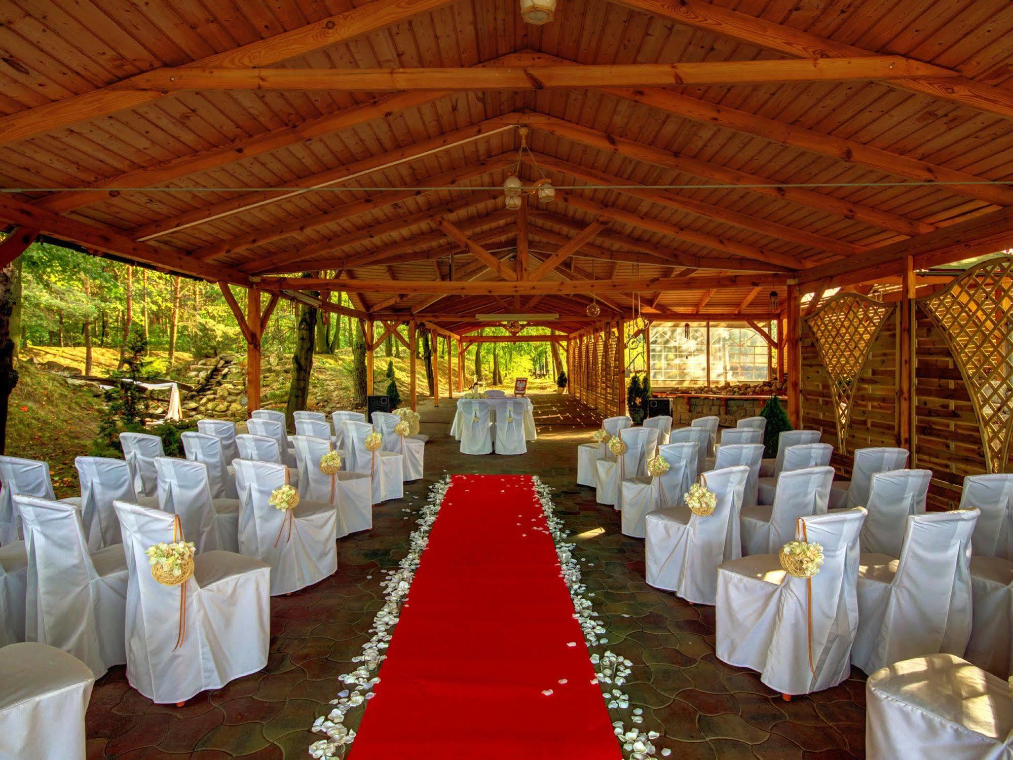 Green Hotel Komorniki  Luaran gambar